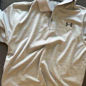 Boys under armor tee